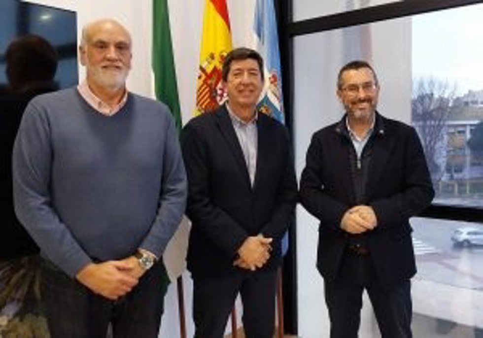 El alcalde de La Línea con el presidente del Consejo Económico y Social de Andalucía, Juan Marín.