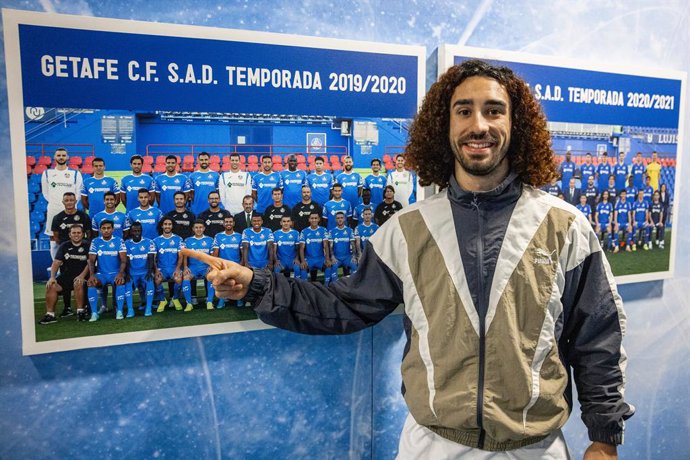 El jugador internacional español del Chelsea Marc Cucurella en su visita al Coliseu, feudo de un Getafe en el que jugó dos temporadas