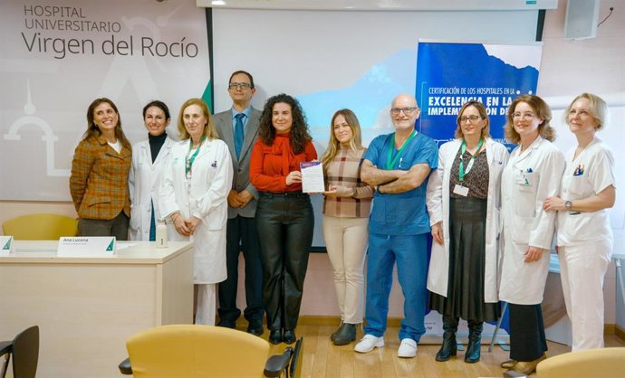 Profesionales sanitarios reciben la Certificación de Excelencia por implementar el Decálogo para Eliminación de la Hepatitis C.