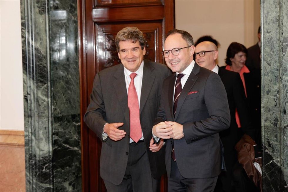 Espot y Escrivá durante su encuentro en Madrid