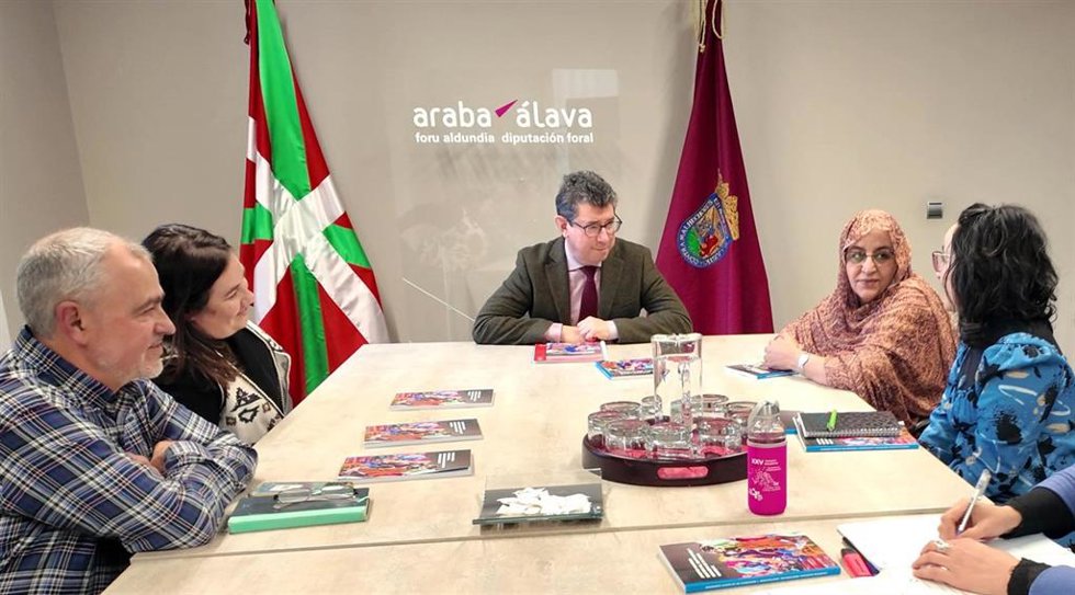 El estudio, disponible en árabe, euskara, castellano e inglés, ofrece una mirada "exhaustiva" a la realidad de la juventud saharaui