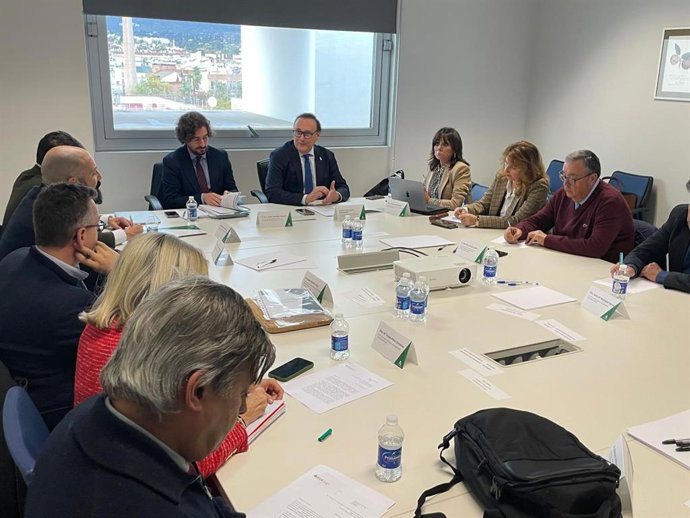 El consejero del ramo, Gómez Villamandos, con los vicerrectores de Emprendimiento.