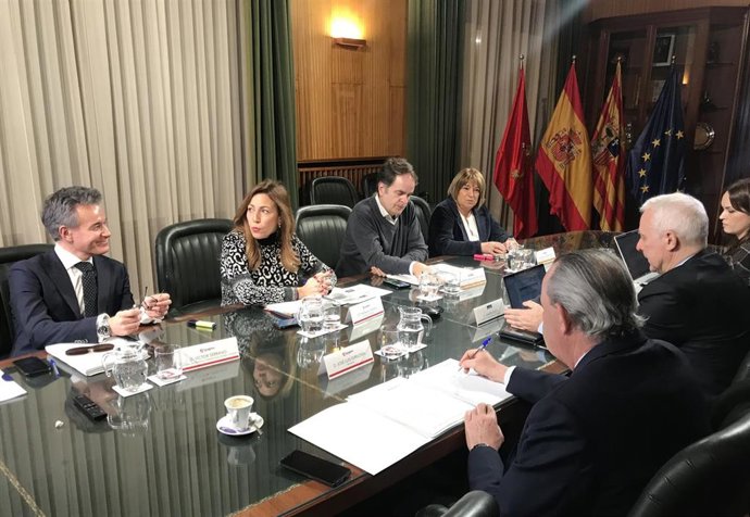 Celebración del Consejo de Administración de la sociedad La Nueva Romareda, que preside la alcaldesa de Zaragoza, Natalia Chueca
