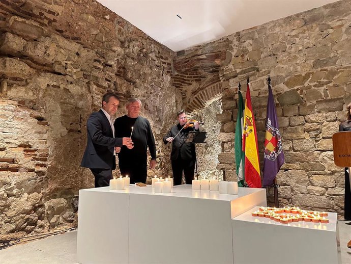 Acto de homenaje a las víctimas del Holocausto.
