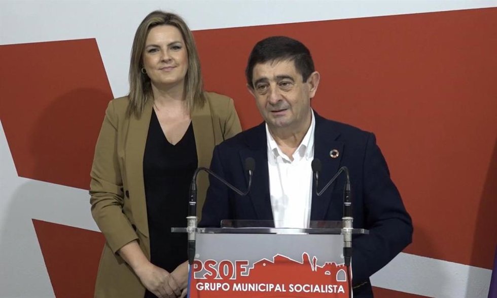 El secretario general del PSOE de Jaén, Francisco Reyes, en la rueda de prensa.