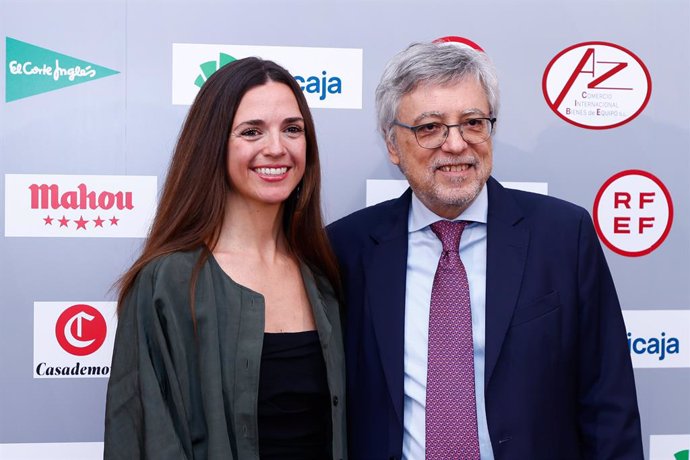 Cristina Gutiérrez junto a José Damián González a su llegada a la Gala Anual de la APDM