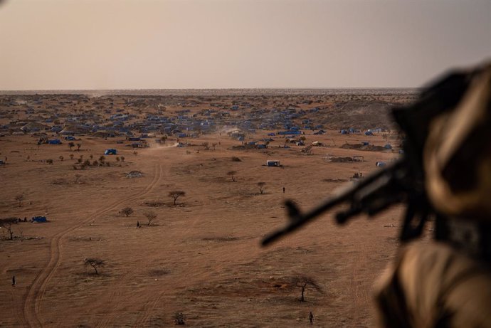 Archivo - April 14, 2022, Gao, Gao, Mali: Aerial view of the Intahaka gold panning site in the Gao region.