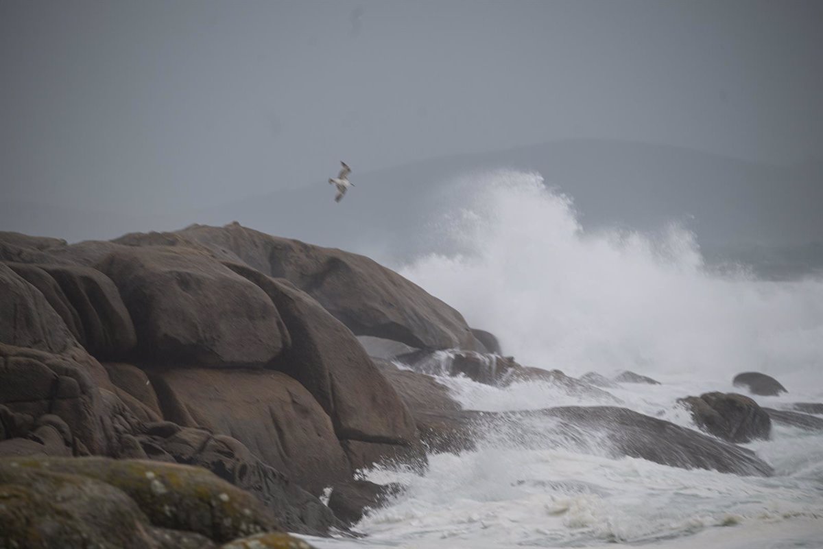  Herminia  pone hoy en aviso a más de media España, con nivel rojo en el norte peninsular por temporal marítimo