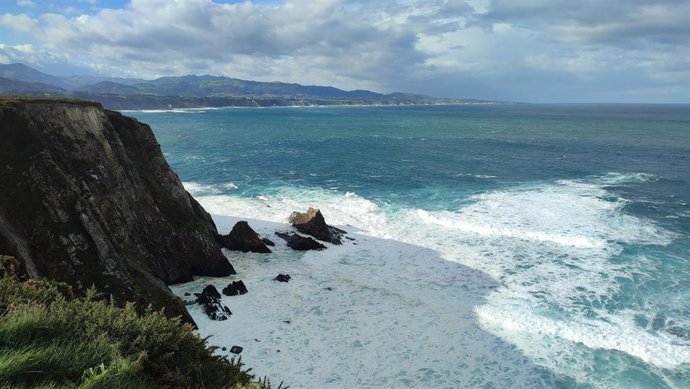 Cabo Busto, fenómenos costeros, temporal, litoral asturiano, mar cantábrico, costa, oleaje, olas.