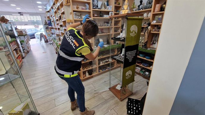 Comercio afectado por robo en Elche