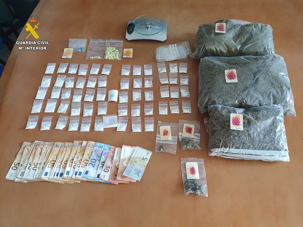 Archivo - Imagen de archivo de droga intervenida por la Guardia Civil