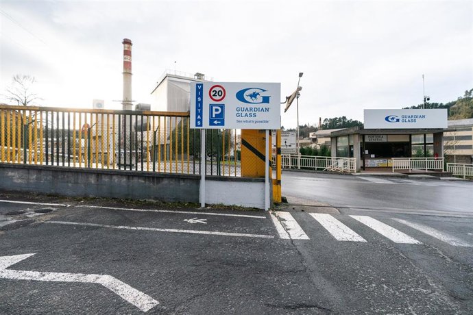 Entrada de la fábrica de la multinacional Guardian en Laudio