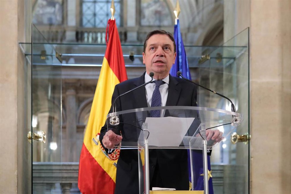 Archivo - El ministro de Agricultura, Pesca y Alimentación, Luis Planas