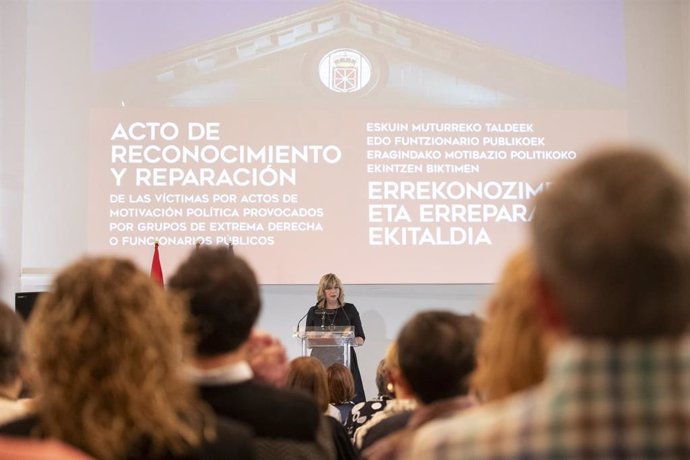 Archivo - La vicepresidenta segunda del Gobierno de Navarra y consejera de Memoria y Convivencia, Acción Exterior y Euskera, Ana Ollo, en el primer acto de reconocimiento a víctimas de motivación política o funcionarios públicos, en mayo del año pasado.