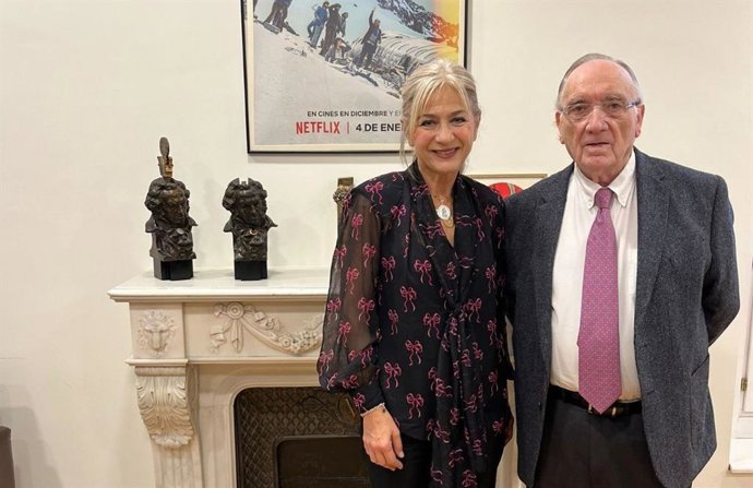 La consejera de Cultura de la Junta de Andalucía, Patricia del Pozo, y el presidente de la Academia de Cine, Fernando Méndez-Leite