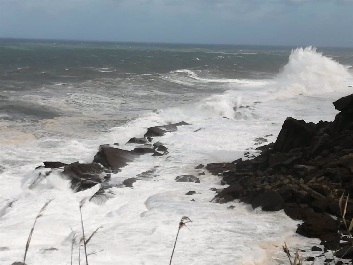 El temporal marítimo deja algunos desperfectos pero  no importantes  en Santander