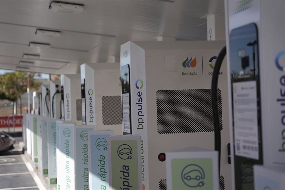 Archivo - Estación de recarga Iberdrola bp pulse en Murcia