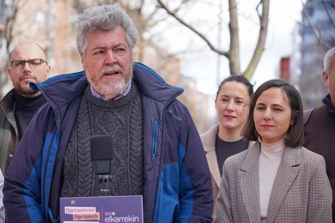 Archivo - El coordinador de Alianza Verde, Juantxo López de Uralde, realiza declaraciones, en el Monumento a la Asamblea de mujeres de Araba, a 1 de abril de 2024, en Vitoria-Gasteiz, Álava, Vizcaya, Euskadi (España). 