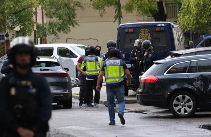 Archivo - Efectivos de la Policía Nacional desplegados en una operación