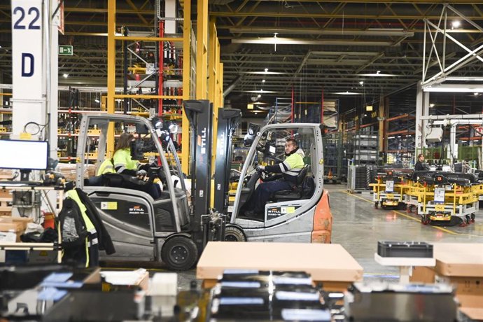 Trabajadores, en la planta de Stellantis en Figueruelas (Zaragoza)