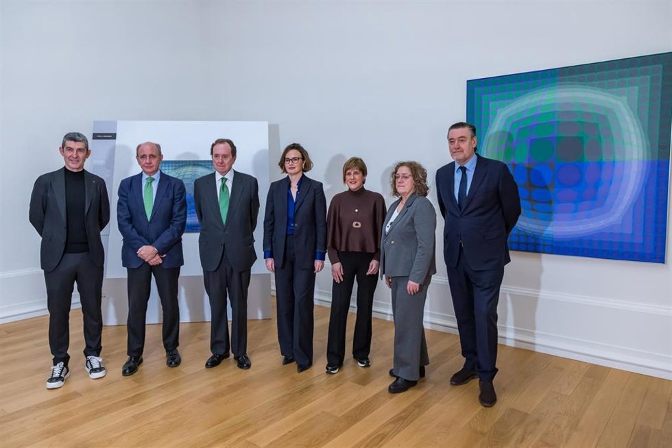 De izquierda a derecha, Ander Soriano, Ramón Castresana, Jaime Alfonsín, Elixabete Etxanobe, María Victoria Antoñanzas, Ana Inda y Miguel Zugaza en el Museo Bellas Artes Bilbao