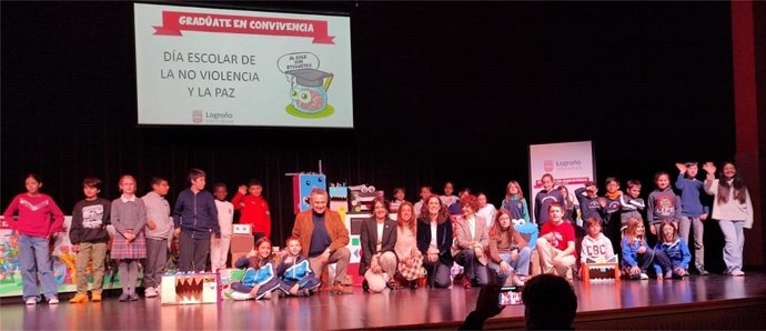 Celebracion del Día Escolar de la No Violencia y la Paz
