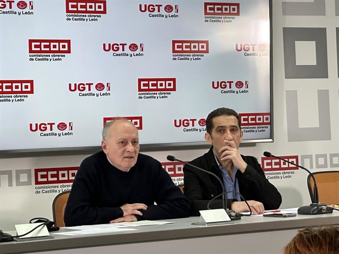 El secretario general de CCOO en Castilla y León, Vicente Andrés, y el de UGT en Castilla y León, Faustino Temprano, en la rueda de prensa.