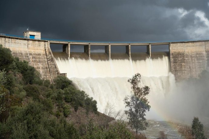 Imágenes del desembalse del Gergal. A 23 de enero de 2025 en Guillena, Sevilla (Andalucía, España). 