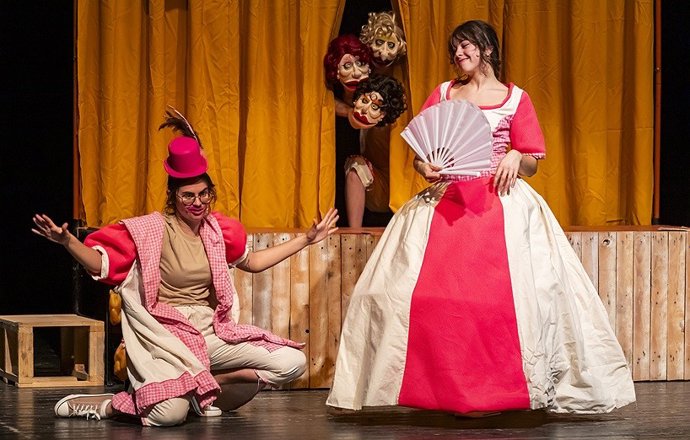 Una escena de 'Entre-meses', dentro de la programación teatral 'Estrénate', que acogerá el Cicus.