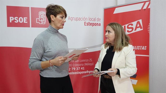 La parlamentaria andaluza Alicia Murillo junto a la portavoz del PSOE en Estepona Emma Molina.