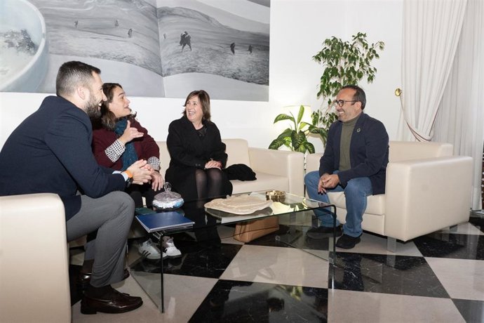 El presidente de la Diputación de Cáceres, Miguel Ángel Morales, se reúne con representantes de Apilca