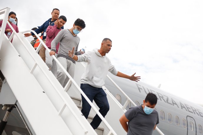 Llegada de los exiliados colombianos. 