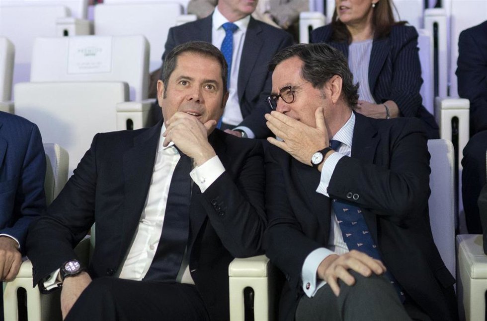 Archivo - El presidente de Cepyme, Gerardo Cuerva (i), y el presidente de la CEOE, Antonio Garamendi (d).