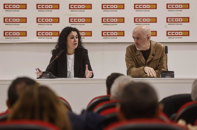 El secretario general de CCOO, Unai Sordo y la secretaria general de CCOO PV, Ana García, atienden a los medios para valorar las medidas para paliar los efectos de la dana y los principales temas de actualidad, en la Sede de CCOO PV en Valencia