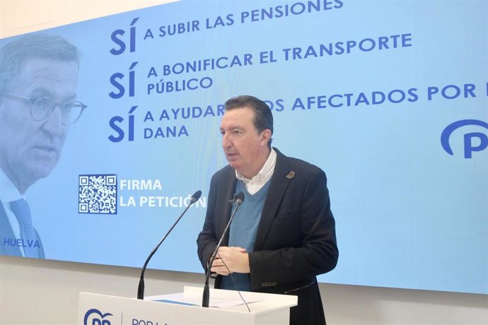 El presidente del PP de Huelva y parlamentario andaluz, Manuel Andrés González.