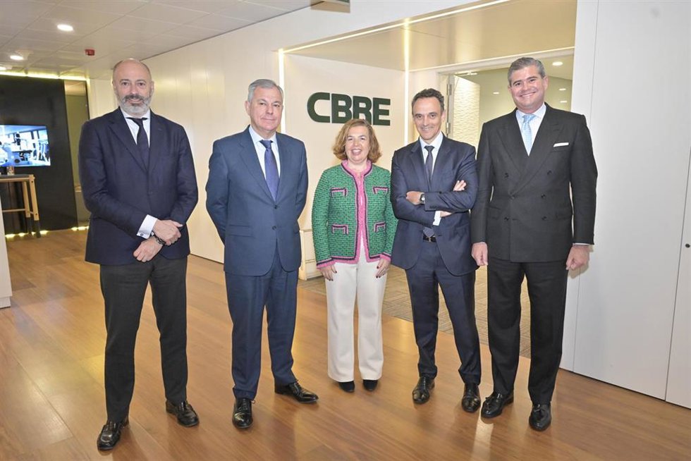 Sanz se reúne en Madrid con inversores nacionales e internacionales en la sede de CBRE, en Madrid.