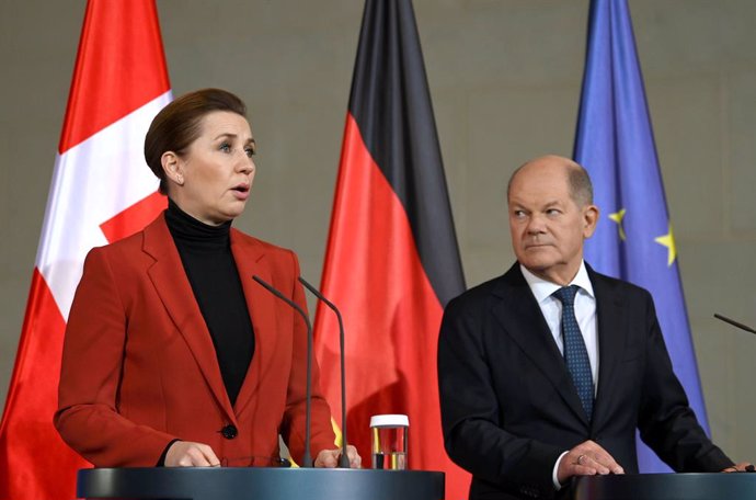 28 January 2025, Berlin: Mette Frederiksen (L), Prime Minister of Denmark, and Germany's Chancellor Olaf Scholz hold a joint press conference following their meeting at the Federal Chancellery. Photo: Fariha Farooqui/dpa