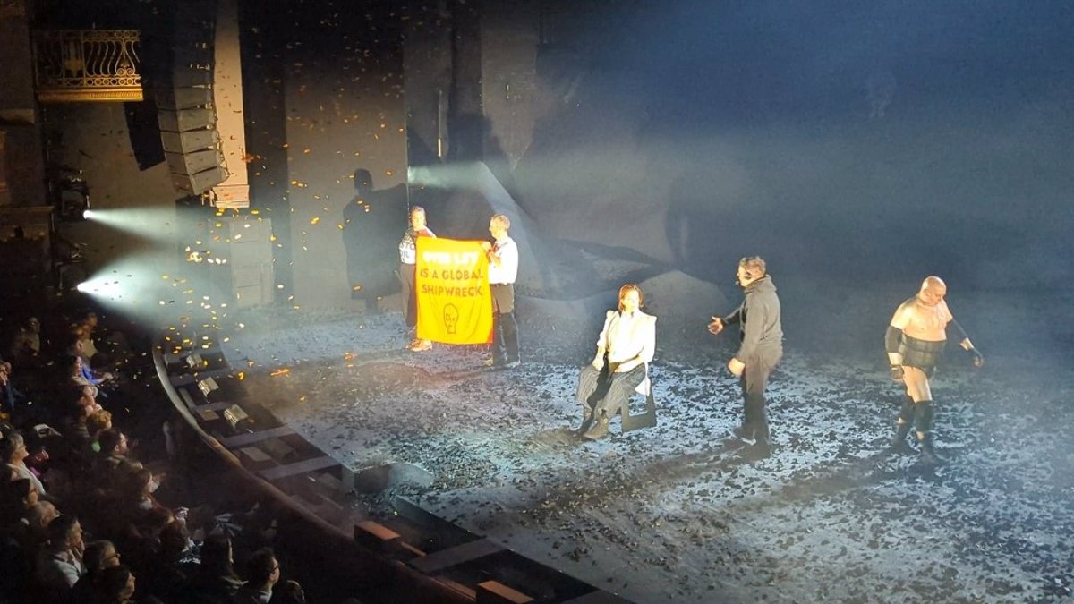 Two climatic activists interrupt a play by Sigourney Weaver in London