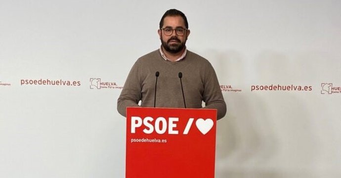 El portavoz del Grupo Socialista en el Ayuntamiento de La Palma del Condado (Huelva) y secretario general de esta formación en el municipio, Rogelio Pinto.