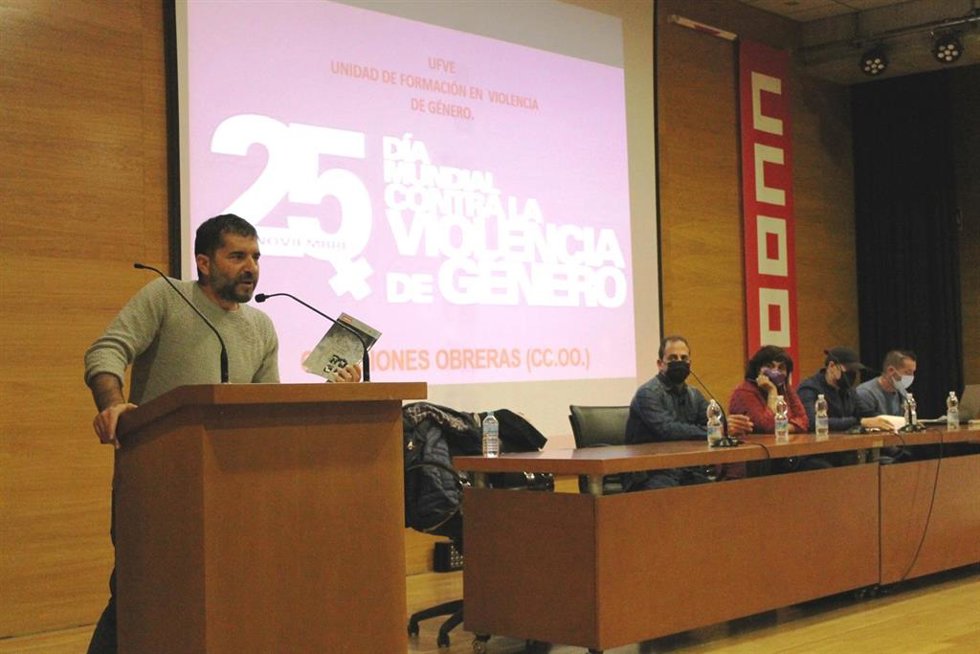 Archivo - Daniel Mesa, en una jornada de CCOO sobre violencia machista, en imagen de archivo