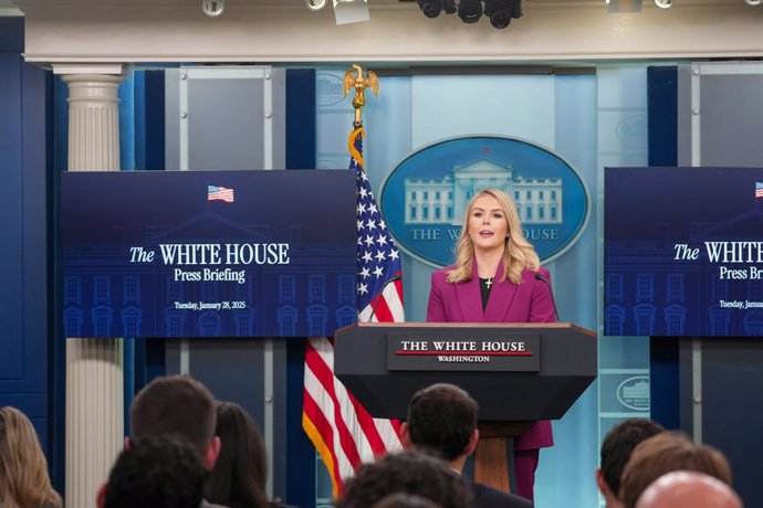 28 January 2025, US, Washington: White House Press Secretary Karoline Leavitt speaks at her first press briefing of the Trump administration. Photo: Andrew Leyden/ZUMA Press Wire/dpa