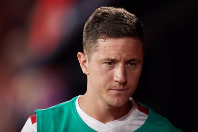 Archivo - Ander Herrera of Athletic Club looks on prior the LaLiga EA Sports match between CA Osasuna and Athletic Club at El Sadar on August 19, 2023, in Pamplona, Spain.