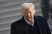 Un juez ordena bloquear el plan de Trump para suspender las subvenciones y préstamos federales