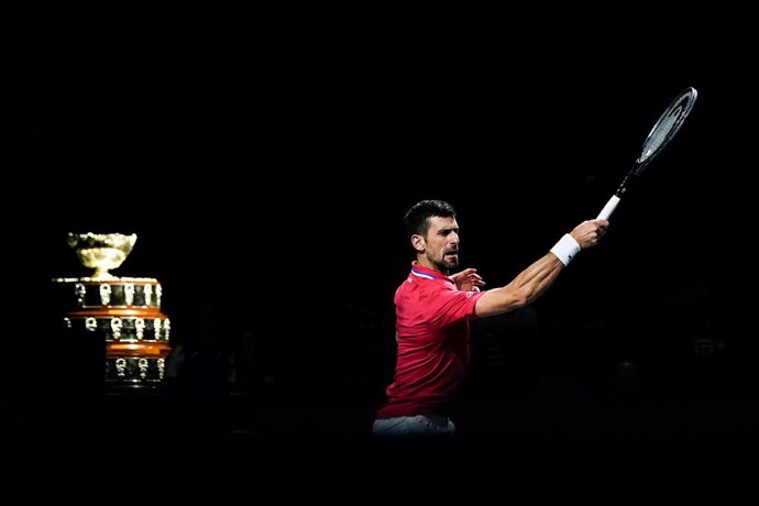 Archivo - Novak Djokovic of Sebia in action during tennis match between Italy and Serbia Davis Cup Finals 8 at Martin Carpena Pavilion on November 25, 2023, in Malaga, Spain