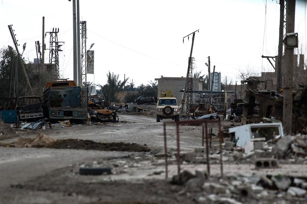 Archivo - 18 February 2019, Syria, Baghouz: A vehicle of the Syrian Democratic Forces (SDF), a US-allied Kurdish-led rebel group, seen during an operation at the Islamic State-held village of Baghouz in the eastern Syrian province of Deir Ezzor. SDF off