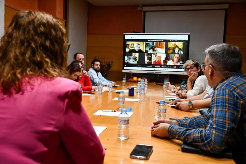 Reunión de la Consejería de Igualdad con las asociaciones LGTBI de Castilla-La Mancha.