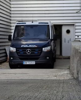 Archivo - Detenidos un hombre y una mujer en Valladolid por robar de un coche juguetes y cromos por valor de 1.850 euros