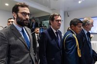 Garamendi ve difícil pactar SMI y dice que Cuerpo "al menos escucha", mientras que Díaz solo da "titulares"