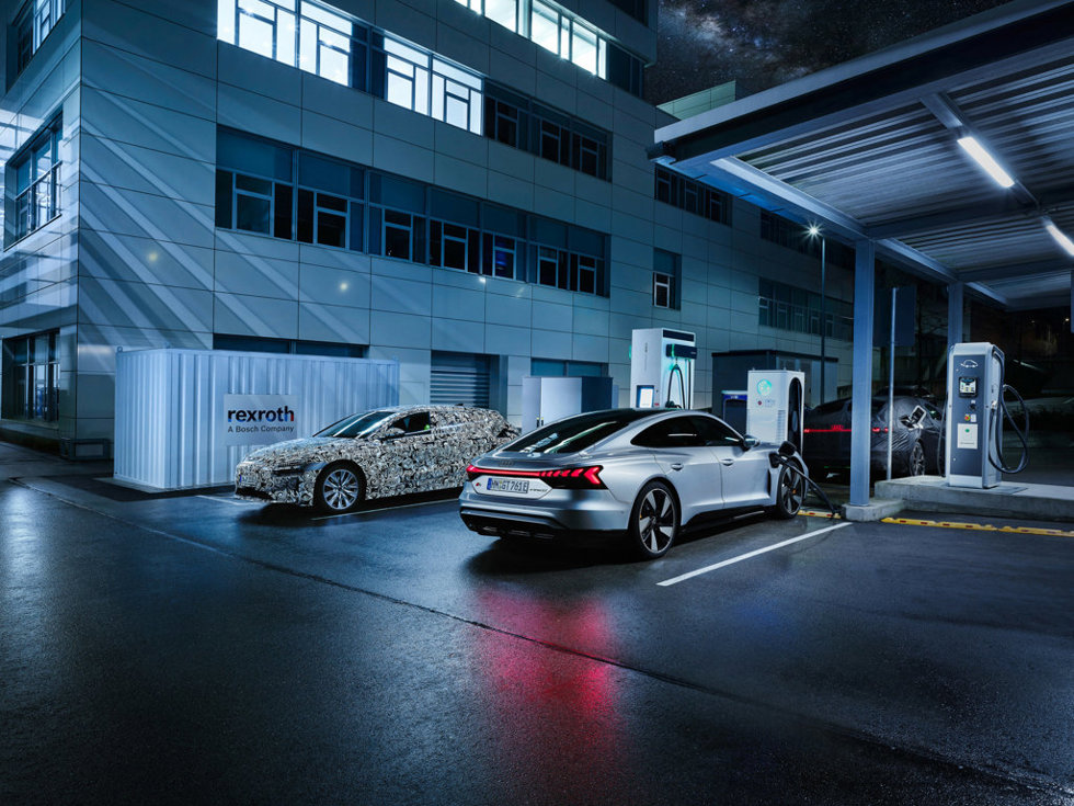 Audi utiliza el simulador de red para replicar las redes eléctricas de todo el mundo en su planta de Ingolstadt, lo que permite a los desarrolladores probar el rendimiento de carga de los coches eléctricos.