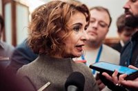 Montero reafirma que "pone la mano en el fuego" por su director de gabinete y denuncia la "espiral de fango" de Aldama